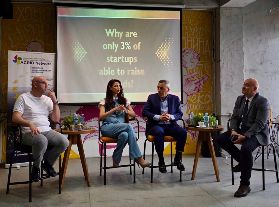 Silvija Gelevski speaking on a startup funding panel.