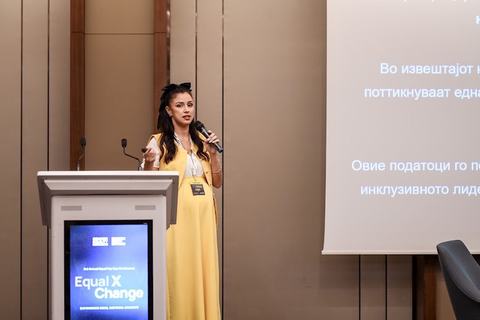 Silvija Gelevski speaking on scaling remote-first organizations globally.