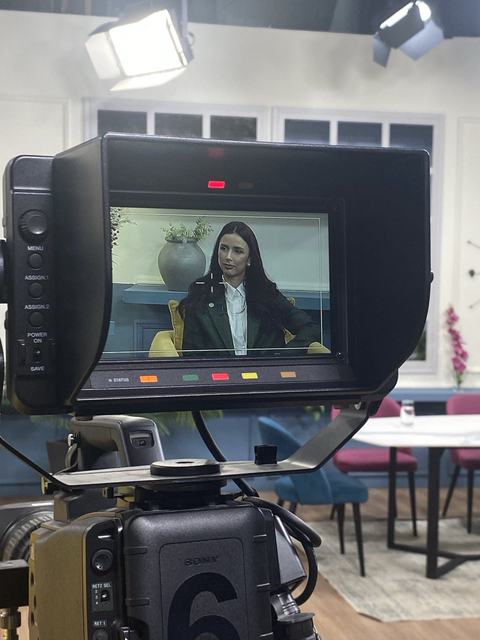 Silvija Gelevski behind the scenes TV interview filming.