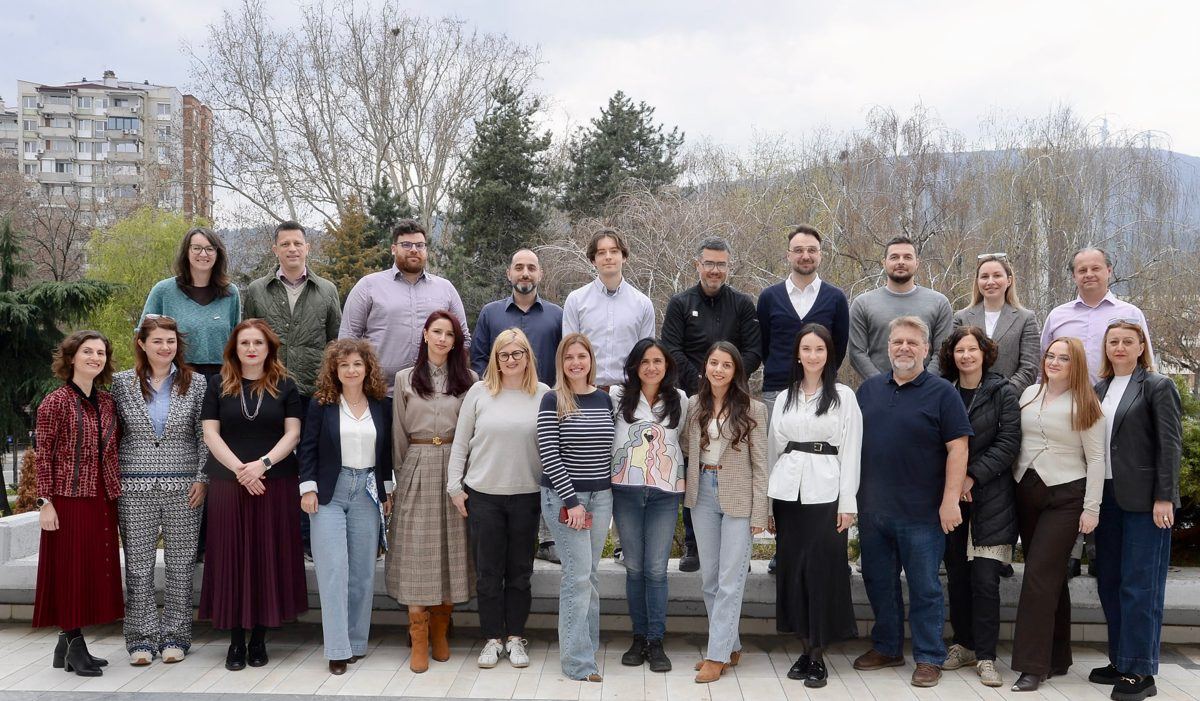 Silvija Gelevski with a full cohort of founders and mentors.