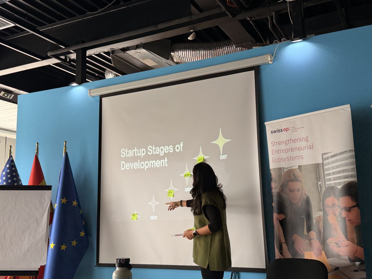 Silvija Gelevski presenting startup stages of development.